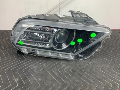 Ford Mustang GT 2013-2014 OEM pasajero delantero derecho carcasa faro oculto *leer* Foto 1 de 4