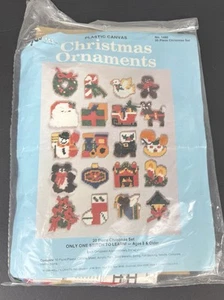 Juego de 20 adornos navideños de lona de plástico Kelly's Crafts No. 1480  - Imagen 1 de 5