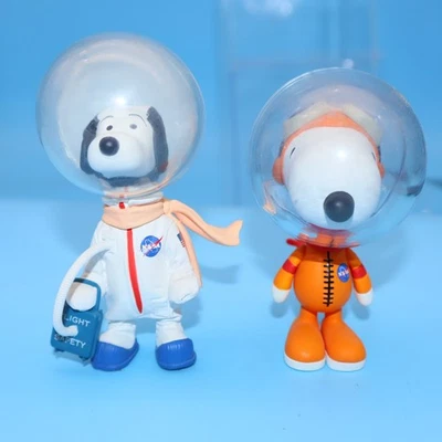 Figuras limitadas Snoopy Astronaut Medicom Toy UDF Astronauts 2018 SDCC Comic Con Foto 1 de 4