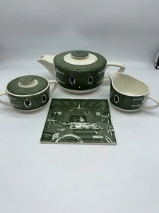 Tetera verde Royal Colonial Homestead crema y azúcar con azulejo de té difícil de encontrar 2E - Imagen 1 de 6
