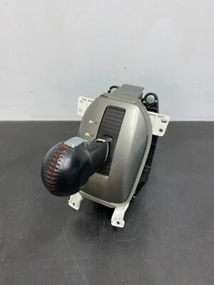 Chevrolet Camaro ZL1 2013 OEM conjunto de palanca de cambios automática mango de puntada roja usado Foto 1 de 4