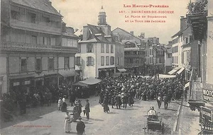 CPA 65 BAGNERES DE BIGORRE LA PLACE DE STRASBOURG - Picture 1 of 1