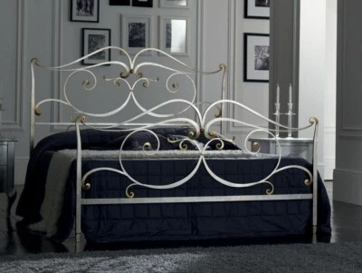 LETTO MATRIMONIALE IN FERRO BATTUTO IN VERA FOGLIA ARGENTO/ORO E ANTICATI (FLO*) - Immagine 1 di 4