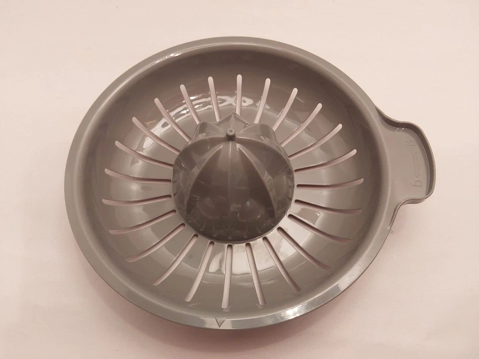 Oster 11 Cup Wide Mouth Food Processor FPSTFP4255 Replacement Juice Tray - Image 1 of 4