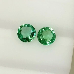 0.61ct Natural Emerald round 4.6mm nice mint green good luster matching pair - Picture 1 of 3