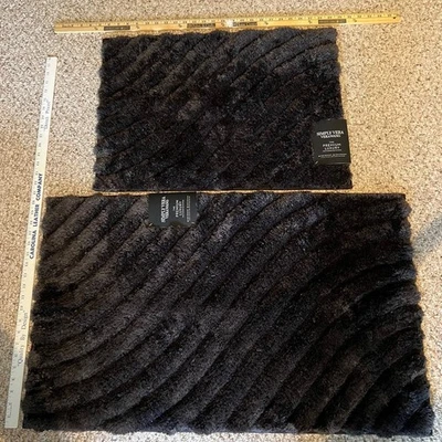 NUEVO CON ETIQUETAS Dos Vera Wang Lujo Grueso Felpa Negro Alfombras de Baño 21" x 34" ~ 17" x 24"  Foto 1 de 3