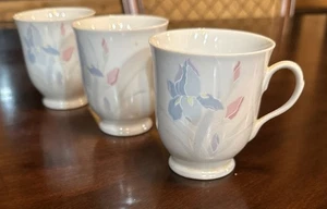 VTG Fresh Flowers by Excel Cup Blue Pink Iris Set of 3 Cottage Core Tea Coffee - Picture 1 of 5