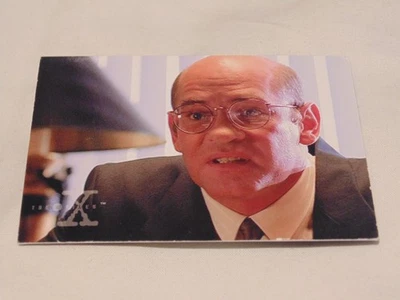 The X-Files Trading Card #08 ‘Walter Skinner’ – Season 1 By Topps 1995 - Used - Image 1 of 4