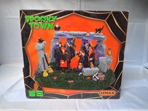 Lemax Spooky Town 2007 WITCHES COVEN #74596 - Picture 1 of 2