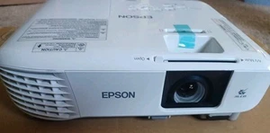 Epson PowerLite 109W 3LCD WXGA Projector 4000 Lumens 1280 x 800, No Remote - Bild 1 von 5