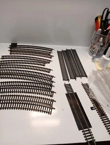 18 Ho Atlas Scale Train Track Sections Used,came With A Revell Train Set - Picture 1 of 3