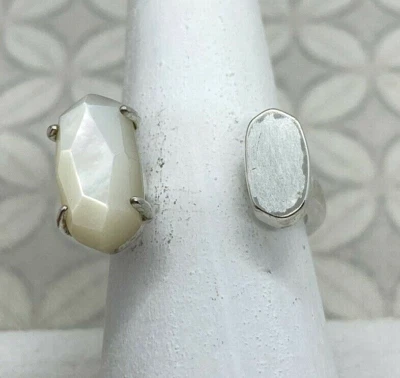 Kendra Scott Pryde Ring Silver tone ivory mother of pearl Well Used - Image 1 of 4