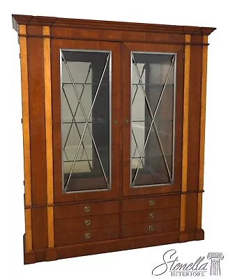 67795: Vitrina neoclásica china cereza Henredon Foto 1 de 4