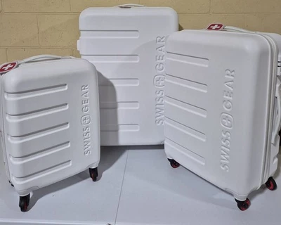 New 3-Piece SwissGear Lightweight Expandable Spinner, All White, 28", 24", 20" - Image 1 of 4