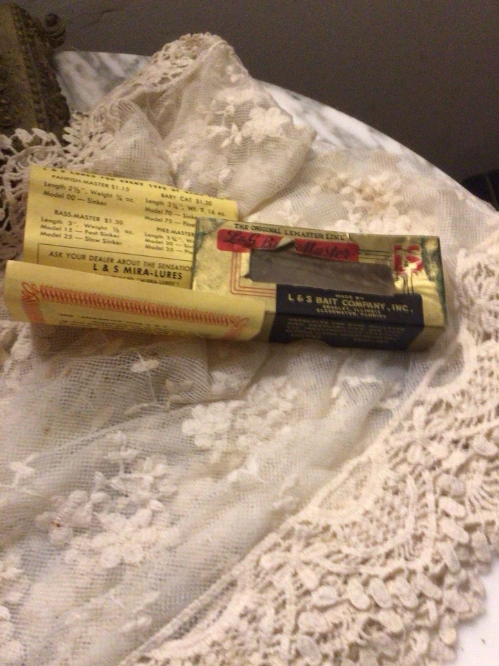 Vintage L & S Bass Master Fishing Lure BOX & Advertising Insert Only - Image 1 of 4