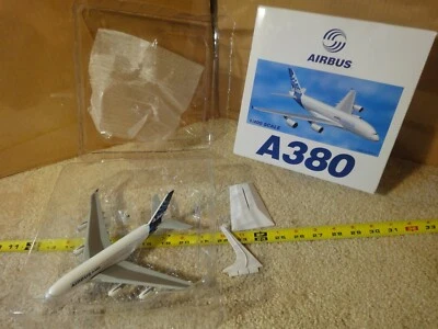 Dragon 1/400 scale diecast Airbus A380 passenger jet airplane, shelf model. NOS! - Image 1 of 4