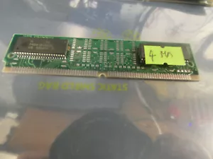 Texas Instrument 4MB 70ns 72-Pin EDO RAM TM124FBK32U-70 - Picture 1 of 2