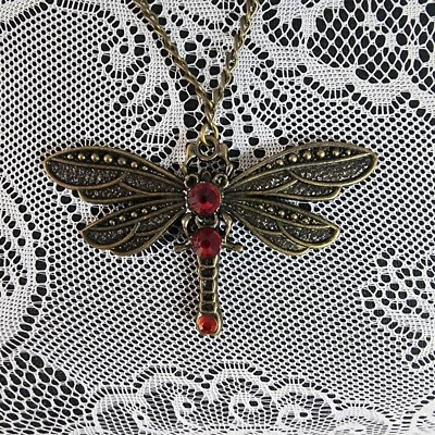 Collar libélula de latón cadena vinculada con broche en forma de corazón enemigo rubí... Foto 1 de 4