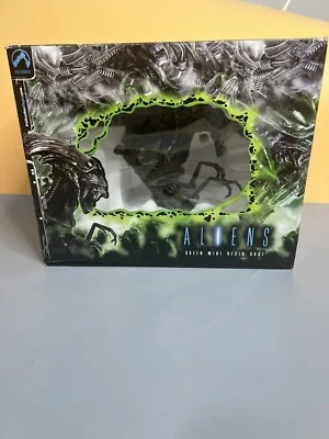 ALIEN QUEEN RESIN BUST 2002 Palisades Giger #/4200 HUGE 9 1/2 inches - Image 1 of 4