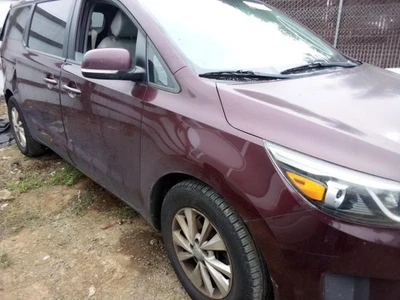 Manija de puerta interior usada se adapta a: Kia Sedona 2016 grado A Foto 1 de 4