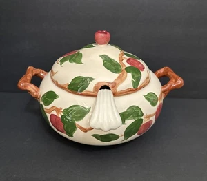Vintage MCM Franciscan Apple — zuppiera coperta con piedini e mestolo, USA - Foto 1 di 24
