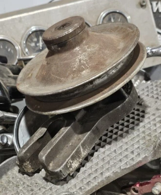 RARE Early HILBORN TRAVERS Flathead fuel injection pump drive pulley bracket vtg - Image 1 of 4