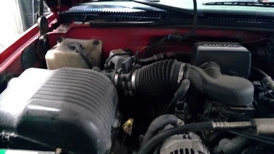 Purificador de aire 5,7 L para camioneta Chevrolet 2500 96-00 10314526 Foto 1 de 4