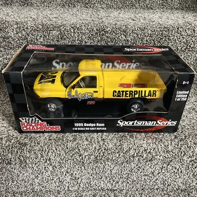 CAMPEONES DE CARRERAS 1:18 WARD BURTON #22 CAT 1995 DODGE RAM 1500 ¡HECHO 1/750! Foto 1 de 4