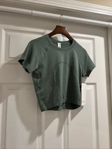 Nuevo con etiquetas Lululemon Swiftly Tech Recortado Manga Corta 2.0 Gris Eucalipto Talla: 6 - Imagen 1 de 5