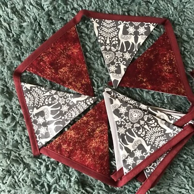 Bunting hecho a mano. Ciervo Navidad Tema Copo de Nieve Botones 2 METROS Aprox 13 BANDERAS Foto 1 de 4