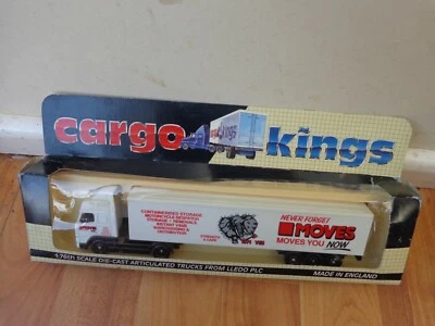 LLEDO 1/76 CARGO KINGS VOLVO FH12 ARTICULATED TRUCK 'NEVER FORGET MOVES' LORRY - Image 1 of 2