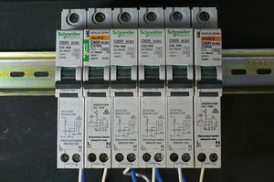 Merlin Gerin Schneider multi 9 C60H RCBO Circuit Breaker - TESTED - Picture 1 of 26