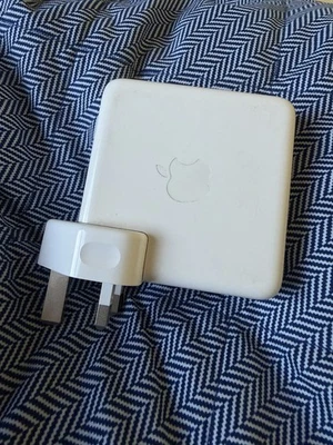Genuine Apple 87W USB-C Macbook Pro & Air Power Adapter Charger With Plug A1719 - Image 1 of 4