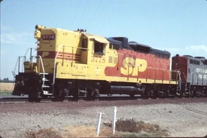 SP Southern Pacific EMD GP9 Kodachrome Original Kodak Slide - Picture 1 of 1
