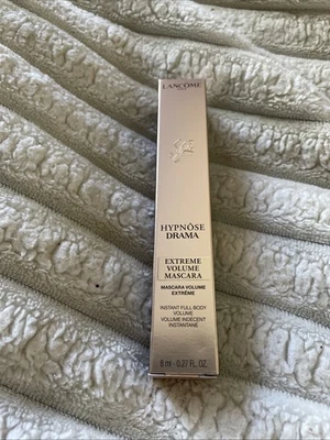 Máscara de pestañas Lancôme Hypnose Drama 01 - negra excesiva Foto 1 de 3
