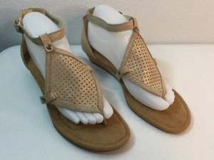 KOOLA URRAby UGG Beige/Gold Sparkly Thong Ankle Sandals. Sz 9. Excel. Cond. - Picture 1 of 8