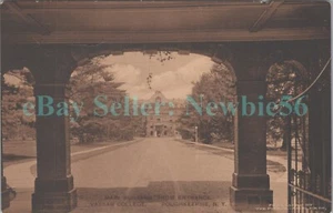 Poughkeepsie NY - DRIVE FROM ENTRY VASSAR COLLEGE - Postal - Imagen 1 de 2