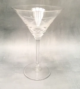 1 vaso de Martini Vera Wang Wedgwood Blanc sur Blanc - Imagen 1 de 3