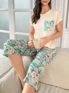 Contrast Pocket Floral Print Short Sleeve & Capri Pants 2pcs Set - Picture 1 of 7