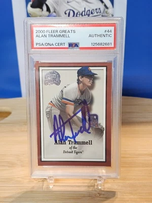 СЕРТИФИЦИРОВАННЫЙ АВТОМОБИЛЬ ALAN TRAMMELL 2000 FLEER GREATS PSA NO 44 - Изображение 1 из 3