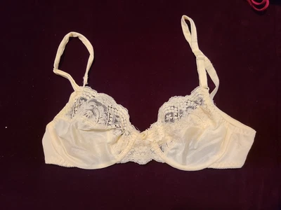 Vintage Vassarette Underneath it all Underwire Sheer Lace Soft Nylon Cup 34D USA - Image 1 of 4