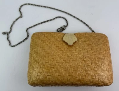 Straw Basket Weave Crossbody Handbag Purse Clutch Vtg Rigid Gold Clasp 60's 70's - Image 1 of 4