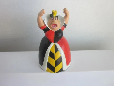 Disney's Alice in Wonderland The Queen of Hearts Figure Cover