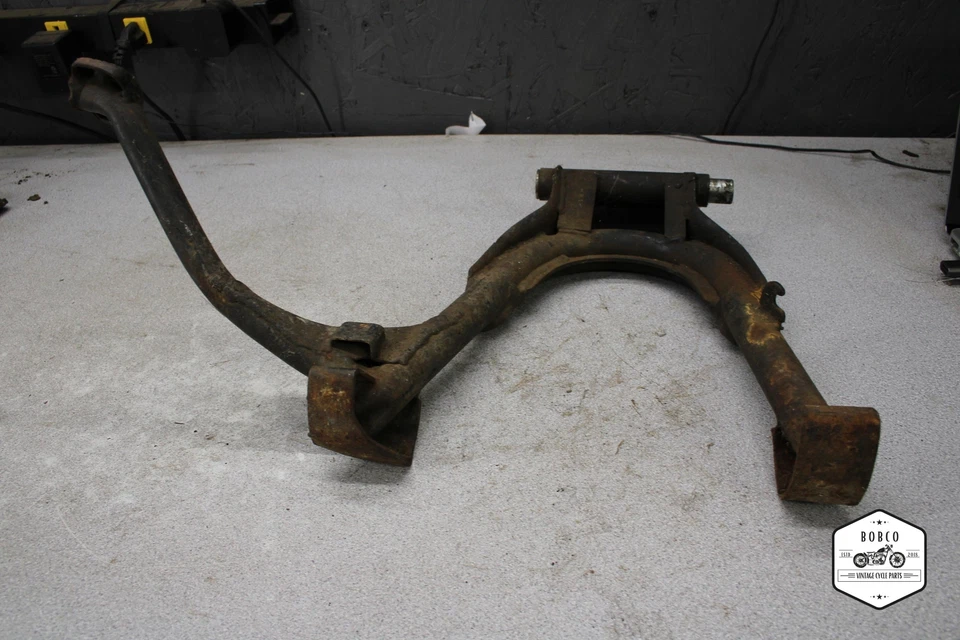 1982 Honda Nighthawk 750 CB750SC CENTER MAIN STAND F4-9852.IV - Image 1 of 4