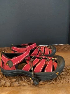 Sandalias de agua impermeables Keen Newport para senderismo rojas juveniles/mujeres talla 3 EE. UU./35 - Imagen 1 de 10