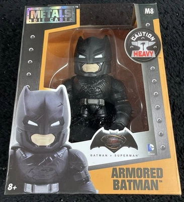 Figura Batman Blindada Fundida a Presión Funko Metals M8 4 1/2" DC Comics NUEVA Y SELLADA Foto 1 de 2