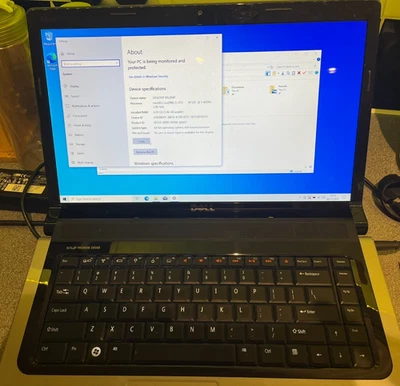 Dell Studio 15 15,6" i5 M520 2,4GHZ 4GB RAM 120GB SSD HD5000, WIN 10 - Bild 1 von 4