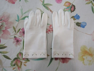 Vintage White Cotton 8" Wrist /" Shorties" Gloves--Cutouts & Buttons-Size 6 1/2 - Image 1 of 3