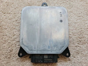 17 18 19 TOYOTA PRIUS PRIME LEFT SIDE HEADLIGHT BALLAST MODULE, 89907-47040 OEM - Picture 1 of 4