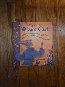 The Book of Wizard Craft: In Which the Apprentice Finds Spells, Potions - Imagen 1 de 6